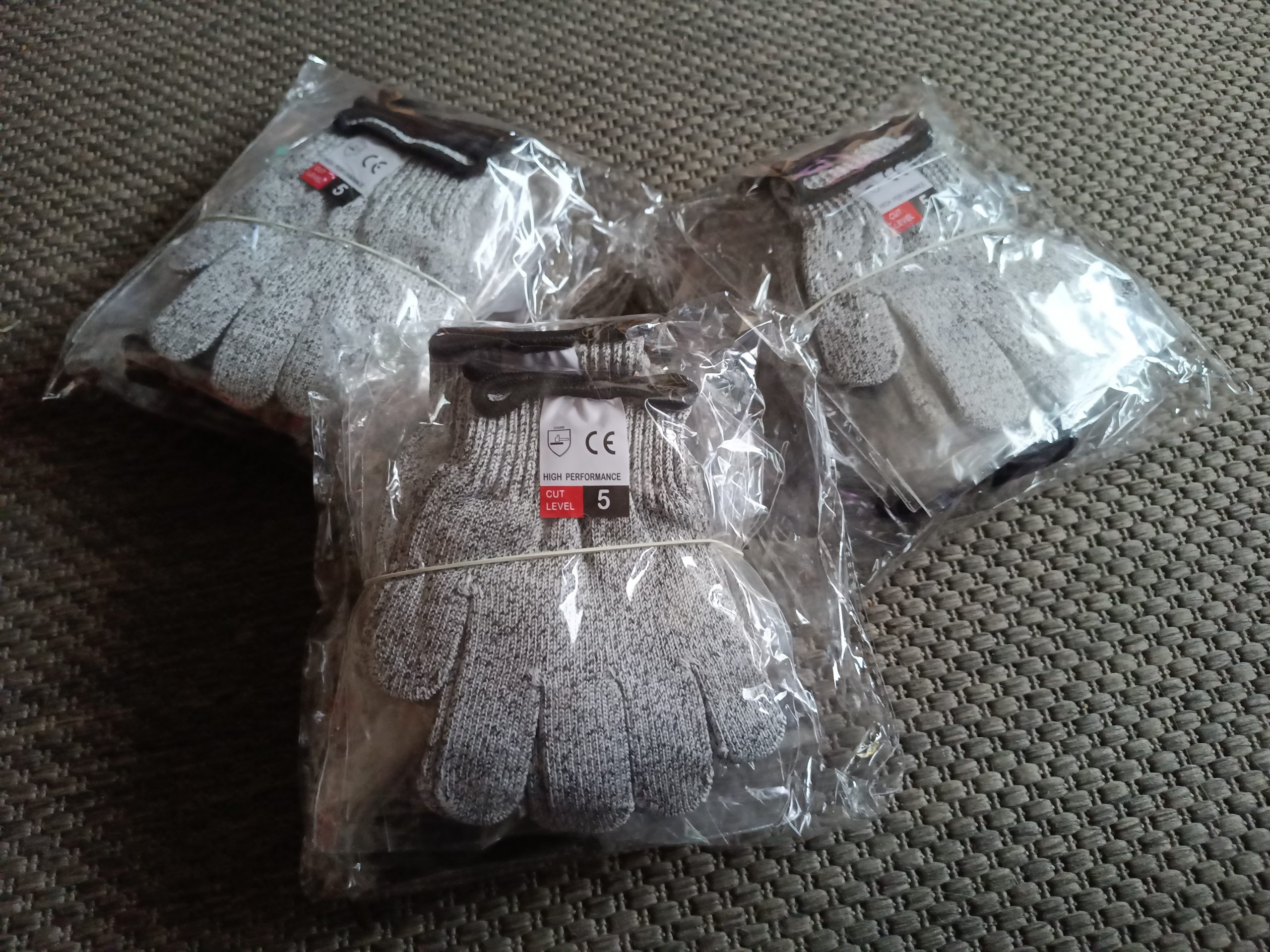 Mehr über den Artikel erfahren Handschuhe sind da